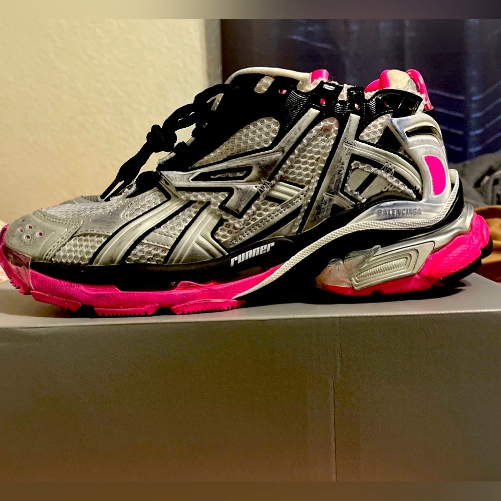 Balenciaga Women's Gray and Pink Athletic Shoes